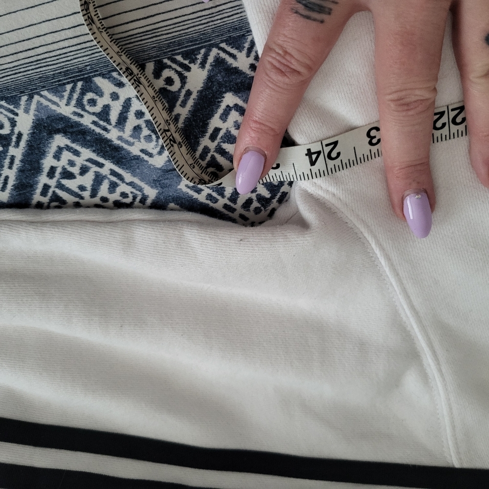 Adidas Stripes Cropped hoody - Picture 2 of 4